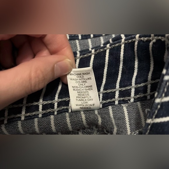 Est. 1946 Denim Striped Blue and White Skirt Women's Size 12 Cotton Blend - Picture 5 of 5